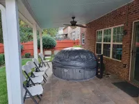 Huge 5 Bdrm W/King Bed Hot Tub - Homestays
