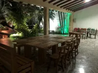 Beautiful big house, near restaurants, unicentro, jardín plaza and more. - 방갈로