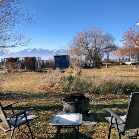Peaceful Vacation Getaway, Private Yard, Hot Tub, 360 Views Clean & Cozy Cottage