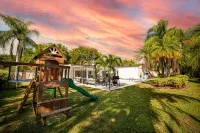Modern Retreat • Game Room, Playground & Pool_BBQ - 무료 와이파이