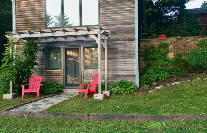 Beautifully appointed lake-view cottage with dock access