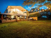 Hot Tub, Tree House, Speakeasy, Outdoor Games, Fire Pit, Arcade Games, Farm Stay Hotels in Somervell County