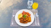 Venus Royale Hotel Coron - breakfast
