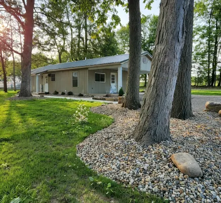 Peaceful 1-bedroom cottage with WiFi, AC in the country