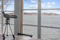 Stunning VT lake house- dog friendly - 4-Star