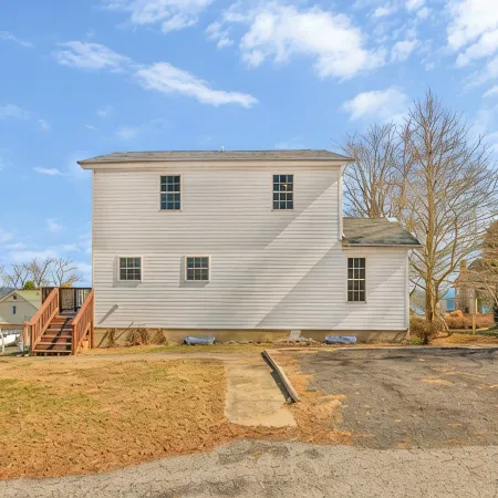 Kick back and enjoy the Chesapeake & this 3-bedroom, relaxing, stylish space.