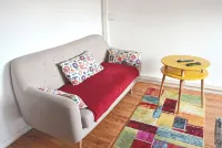 "I jazz the colors in Albi", 2 bedroom apartment, right in the center of ALBI - อพาร์ทเม้นท์