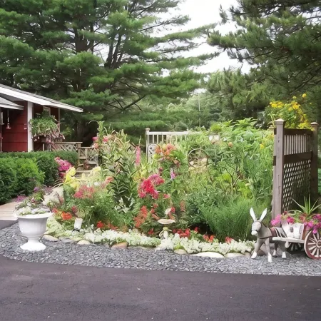 Super Clean, Fully-Equipped Private Suite 1 Mile from Acadia