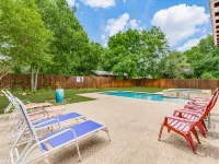 4BDRM W/Private Pool & Hot Tub - Walk to Town Square, Minutes to Wineries! - piscina