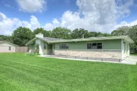 Bel · Boardwalk POOL Home w Bikes and Boat Parking - Wi-Fi