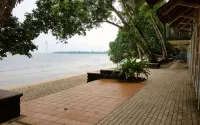 Carita Anyer Beach Condominium - parking