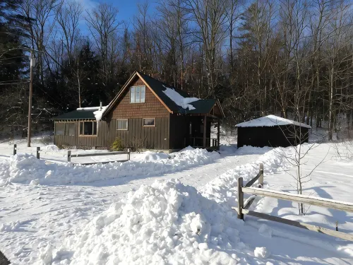 Hand-Crafted Cottage near Gore Mountain and Minerva Lake