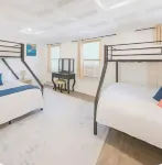 Gatsby’s Main Level. Ocean Bay Park. Heated Saltwater Pool + Hot Tub. Sleeps 14