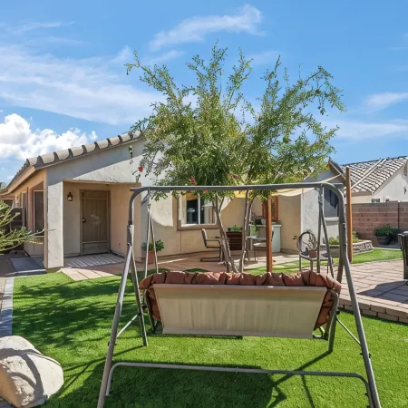 Serene Vacation Home - Trails, Golf & Dining!