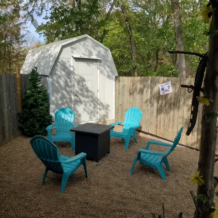 A unique cabin, comfortable with private hot tub!
