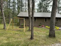 Riverfront cabin, on a secluded section of the Middle Branch, Pere Marquette - Chalets