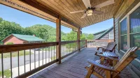 Panoramic Mountain Views/Roaming Elk/Fireplaces - 4-Star