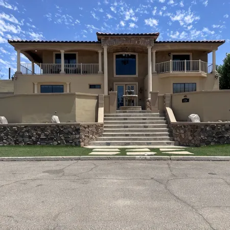 Resort Stlye Estate with Terrace, Panoramic Lake Views & Pool - Sleeps 15