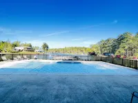 END OF THE LINE - Lake Martin views- Sleeps 12 - 3-Star