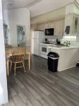 Point Sebago Resort, 30 Purple Road, Walking distance to beach! - Homestays