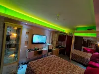 Apartemen Cinere Resort By RyRoom - 3-Star