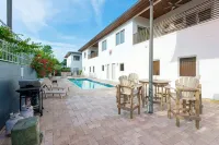 You're Pampered Here - Just 3 Blocks From Park Avenue! - 3-Star