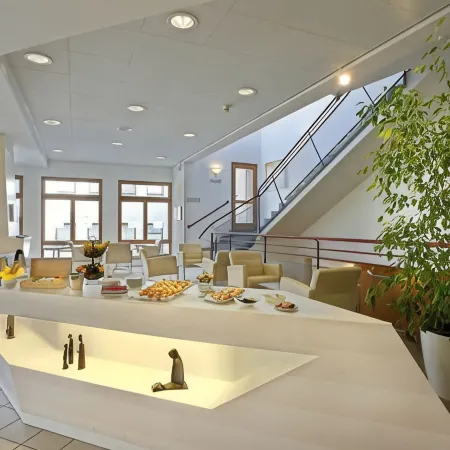 Am Spiegeln Dialog.Hotel.Wien Отели рядом с достопримечательностью «23. Лизинг»