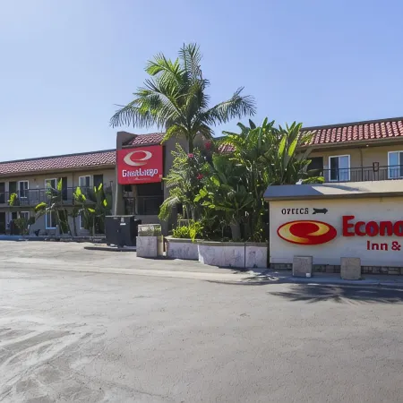 Howard Johnson Escondido CA