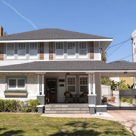 Charming home in the heart of South Tampa, two blocks from Bayshore with pool