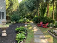 The Lily Inn - Burlington Hotel a 