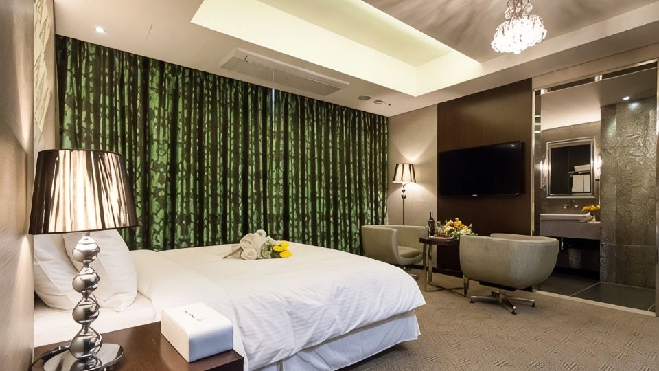 Hotel Pharos