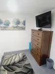 Cozy 2Br Bottom Unit Steps from Light Rail Train,  15Min from Downtown/Airport - บังกะโล