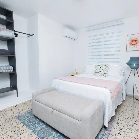 Casa Lula Beach Retreat, 3BR Near Coast, Arecibo Comfort, Nature & Relaxation