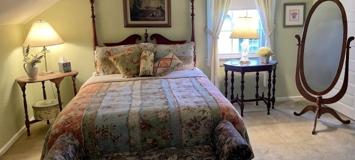 On 'The New River Trail' Hotels in Grayson County