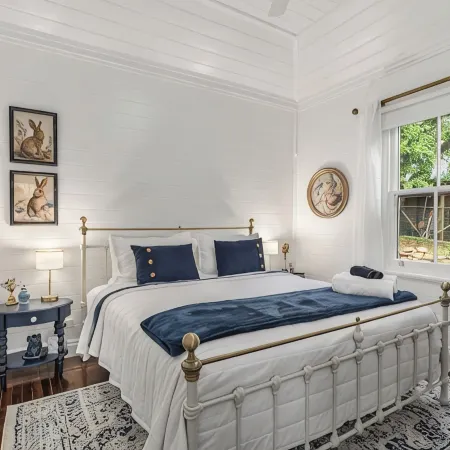 Historic country cottage on beautiful estate minutes from Bowral and Mittagong