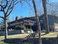 LAKEFRONT HOME - TABLE ROCK LAKE - 4-Star