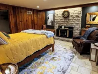 YOUR HOME-pooltable-playset-sauna Hotels in Willmar