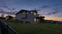 The Overlook - Spacious Modern Home with Panoramic Rapid City Views - chambre d’hôtes