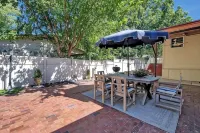 King Estate with attached Mid-Century Apartment & Gym. - Bungalows
