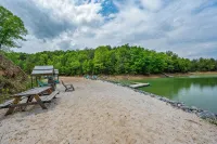 Your Lake Escape! Pet-Friendly Cabin with Game Loft & Nearby Lake Access - Chalets