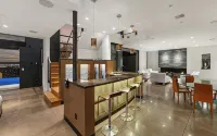 Luxury Retreat Carved in Camelback Mountain - Infinity Pool, Spa, Mountain Views - 5-Star