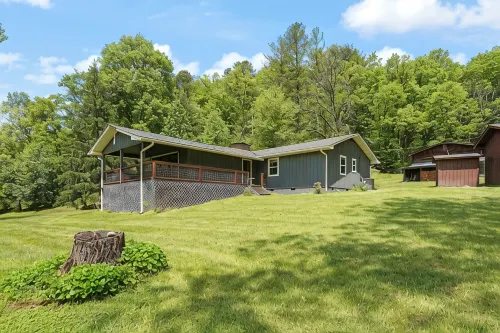 3BR/2BA Mountain Home Perfect Base for Tail of the Dragon and Outdoor Adventures - 4-Star