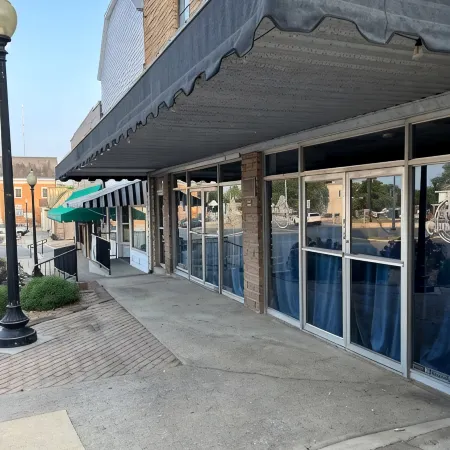 Studio Cottage on the Square, entire rental unit in Jamestown, Kentucky