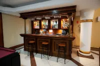 Hotel Euro Suite Campinas by Nacional Inn - Próximo ao Cambuí - bar