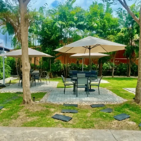 Hill Myna Holiday Park & Cafe
