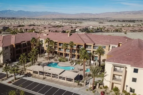 Courtyard Palm Desert - parking