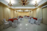 Grand Vatika Resort
