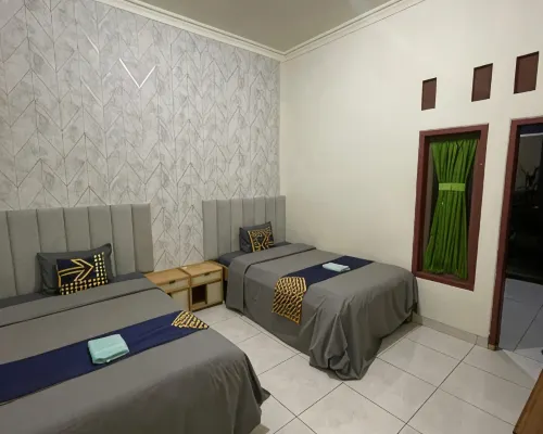 Penginapan Arsyana Hotéis em Pacitan