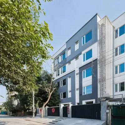 Rosastays Gurugram Sec 31 Hotels near Sector 32