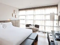 Hotel Reina Petronila Hotels near La Romareda